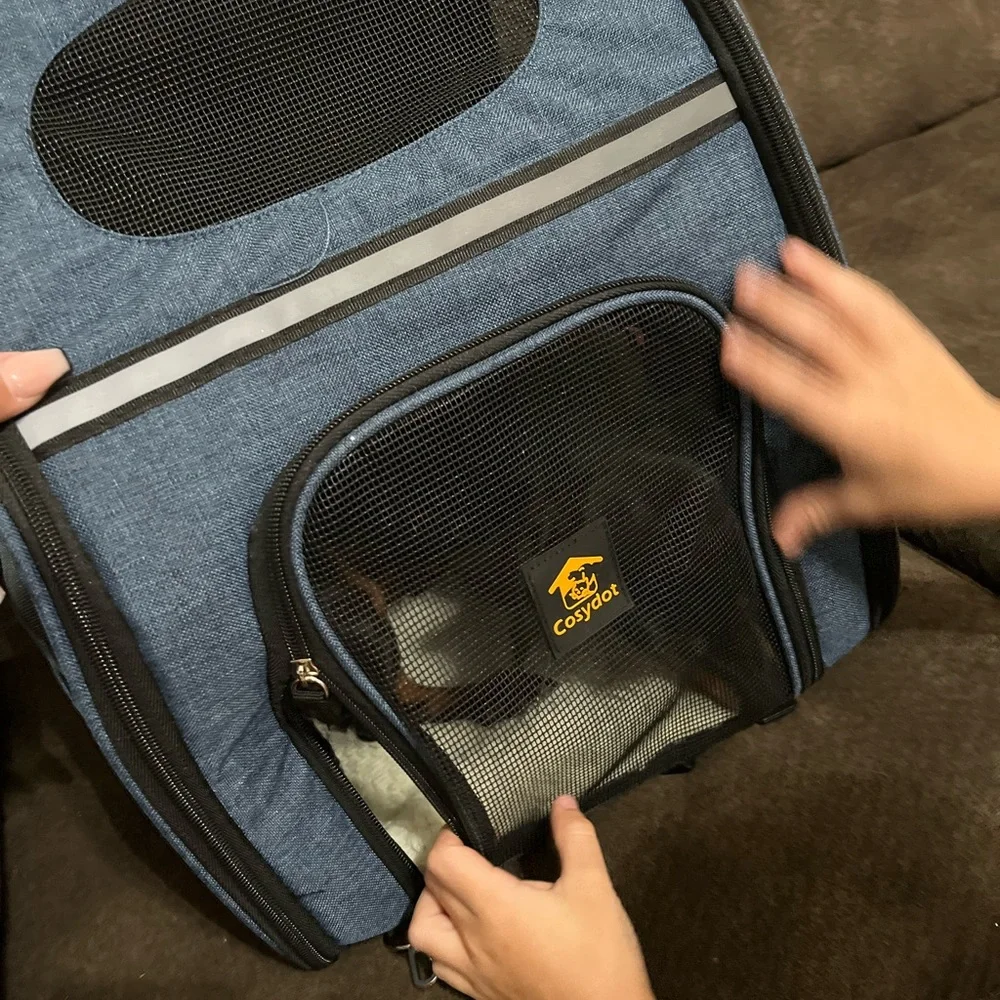 Cozy dot pet carrier